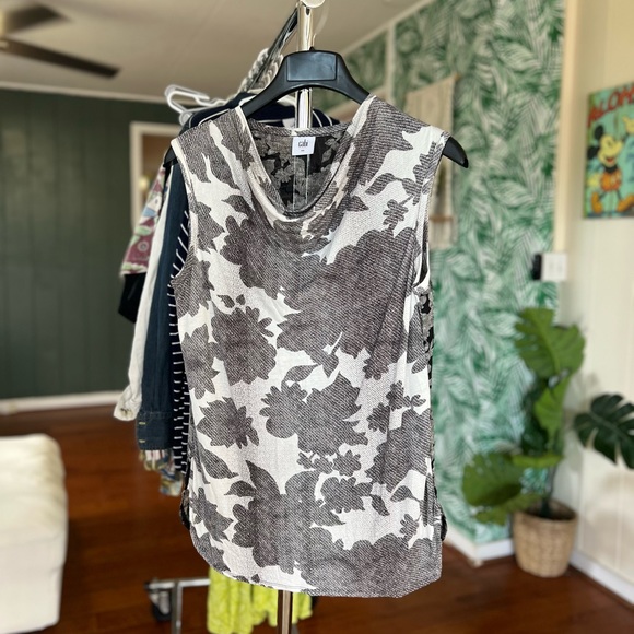 CAbi Tango Scoopneck Floral Tank Top Blouse Black White Gray 3057 Sz S - Picture 5 of 8